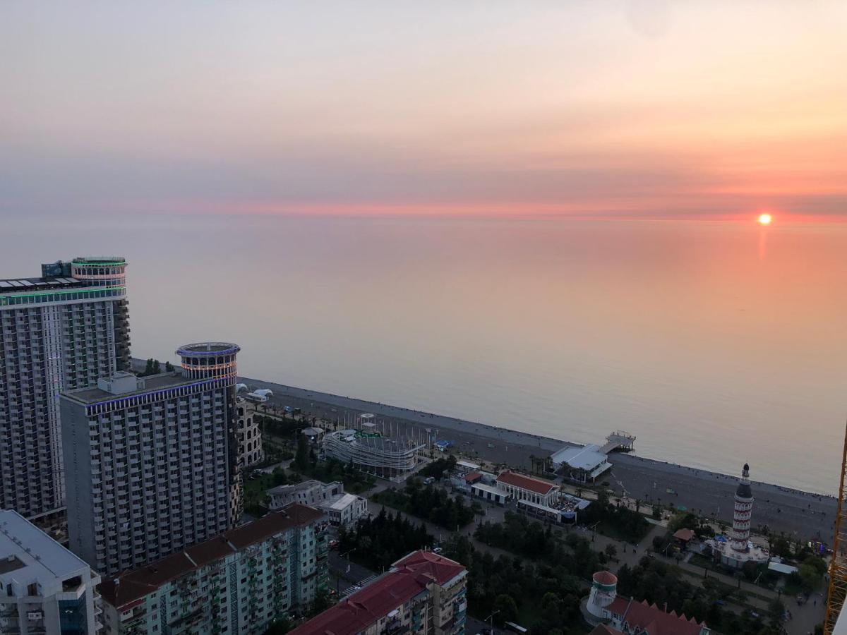 Orbi City Apartments On The Beach บาทูมิ ภายนอก รูปภาพ