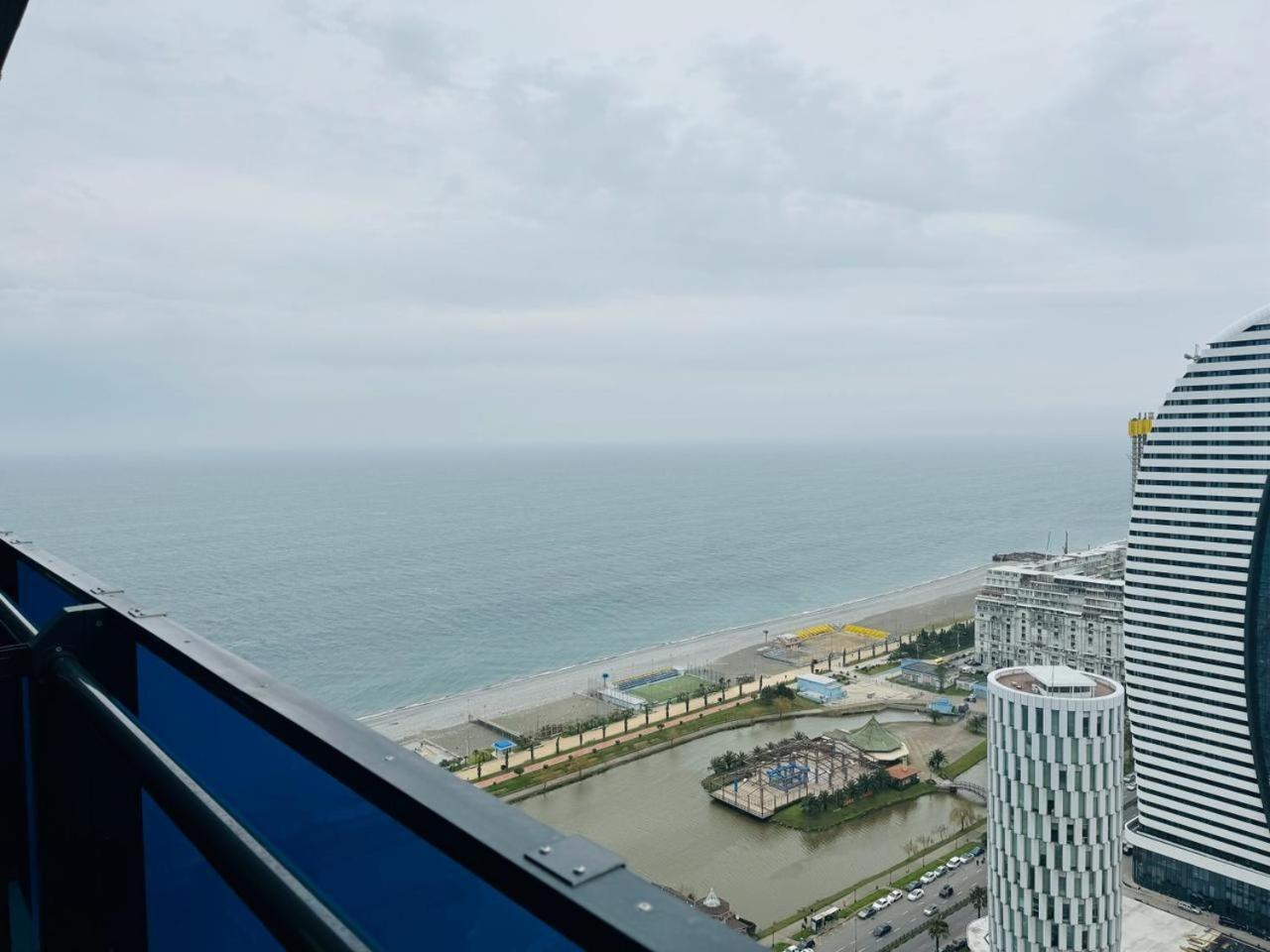 Orbi City Apartments On The Beach บาทูมิ ภายนอก รูปภาพ