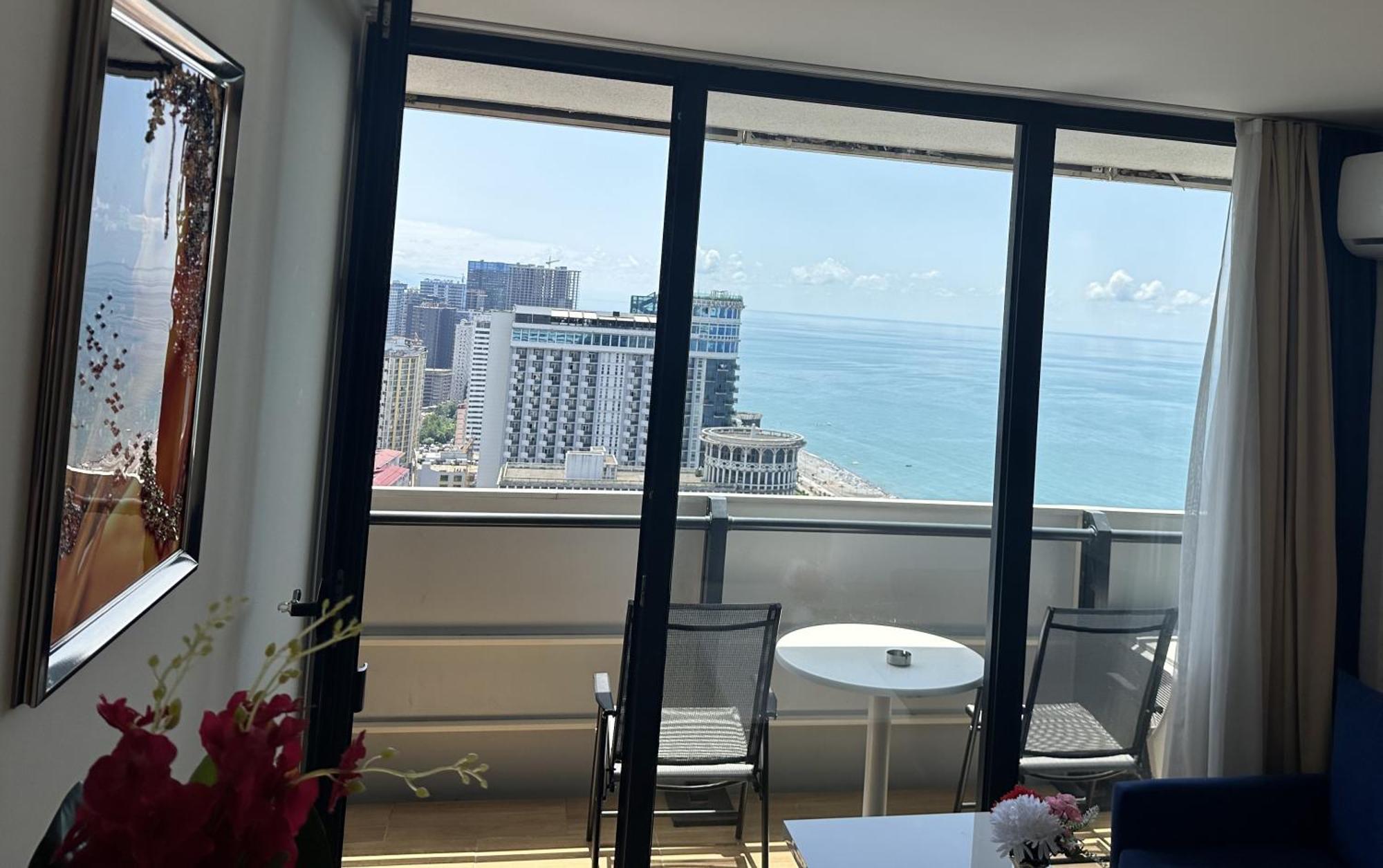 Orbi City Apartments On The Beach บาทูมิ ภายนอก รูปภาพ