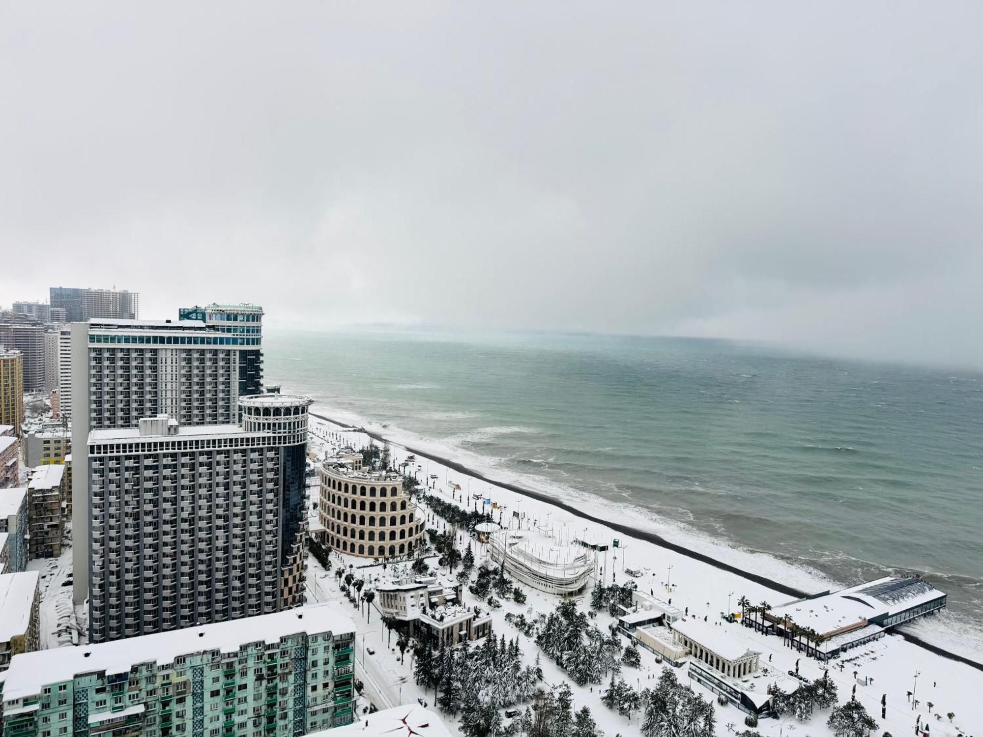 Orbi City Apartments On The Beach บาทูมิ ภายนอก รูปภาพ